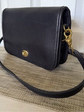 Vintage Coach Black Leather Crossbody City Bag with Gold Hardware 90s Y2K